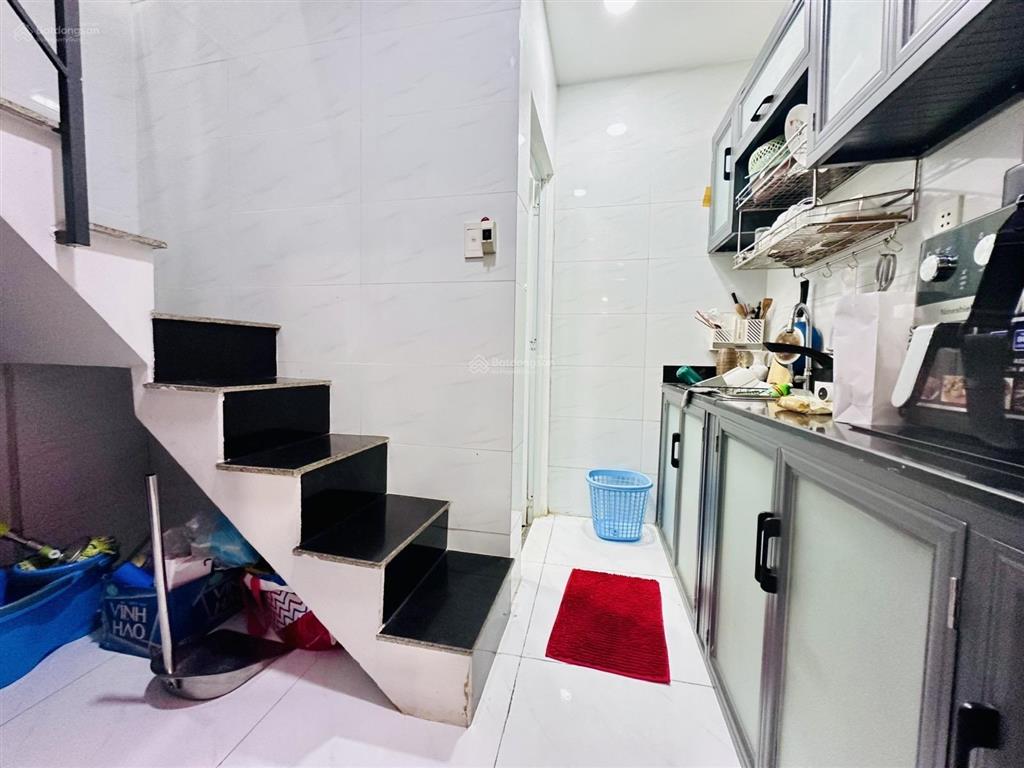Nhà 3 tầng trung tâm quận 10 hẻm thông dt 23m2  giá 3,6 tỷ