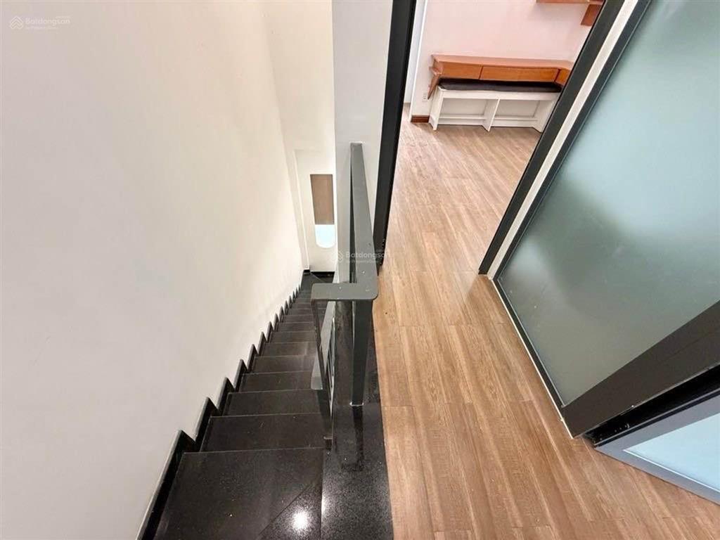 Bán nhà 2 tầng thiết kế hiện đại dtsd 75m2  trường lưu q9 cũ  đường ô tô 8m chỉ 4.3 tỷ