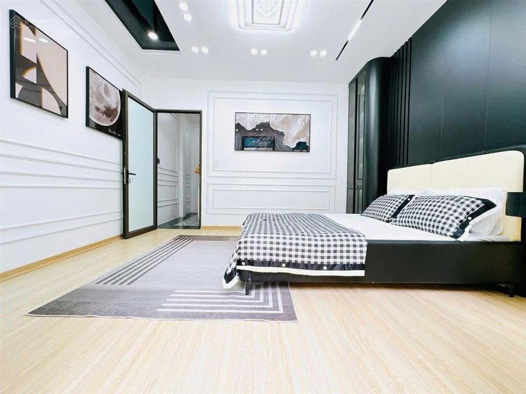 Nhà 5 tầng xây mới đầy đủ nội thất, diện tích 45m², mặt tiền 4m.