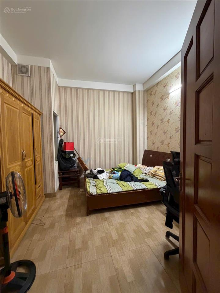 Tôi bán nhà 3 tầng 3pn dt 57m2, hẻm xe hơi 7 chỗ vô nhà  đường đình phong phú  giá nhỉnh 6ty