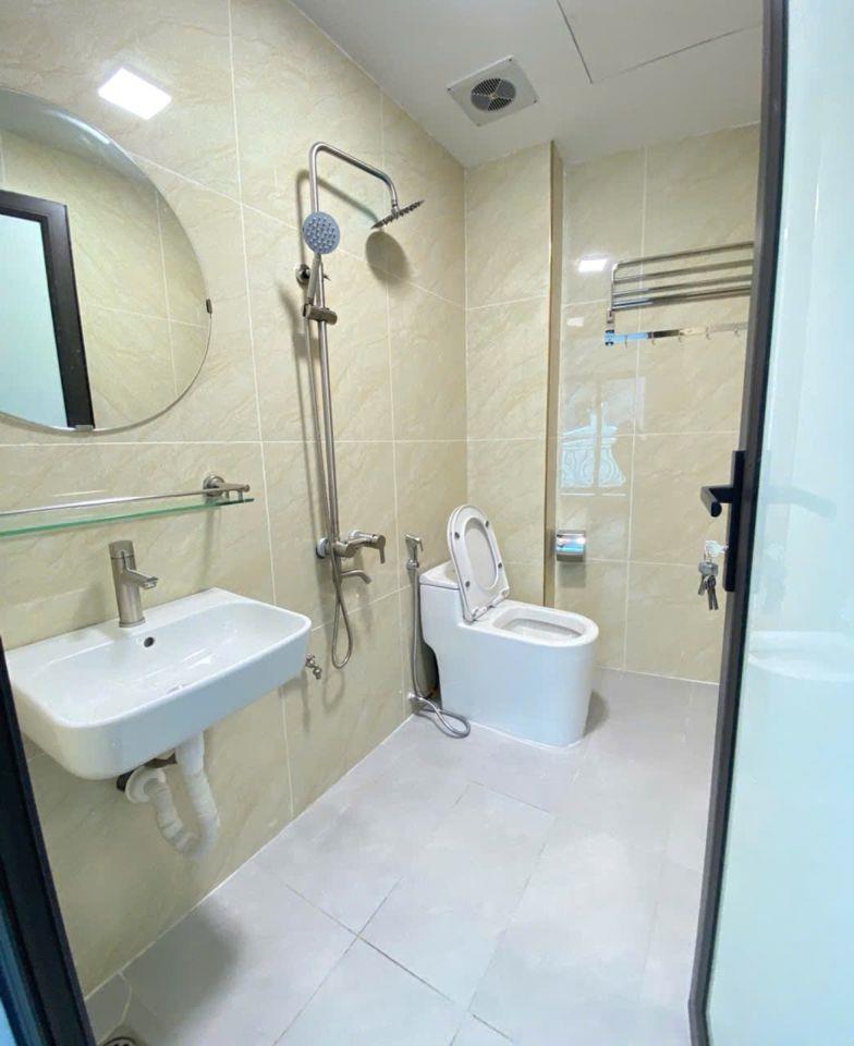 BÁN NHÀ PHỐ ĐỊNH CÔNG, 36M2, XÂY 7 TẦNG, THANG MÁY, NGÕ 3 GÁC VÀO NHÀ. HƠN 8 TỶ