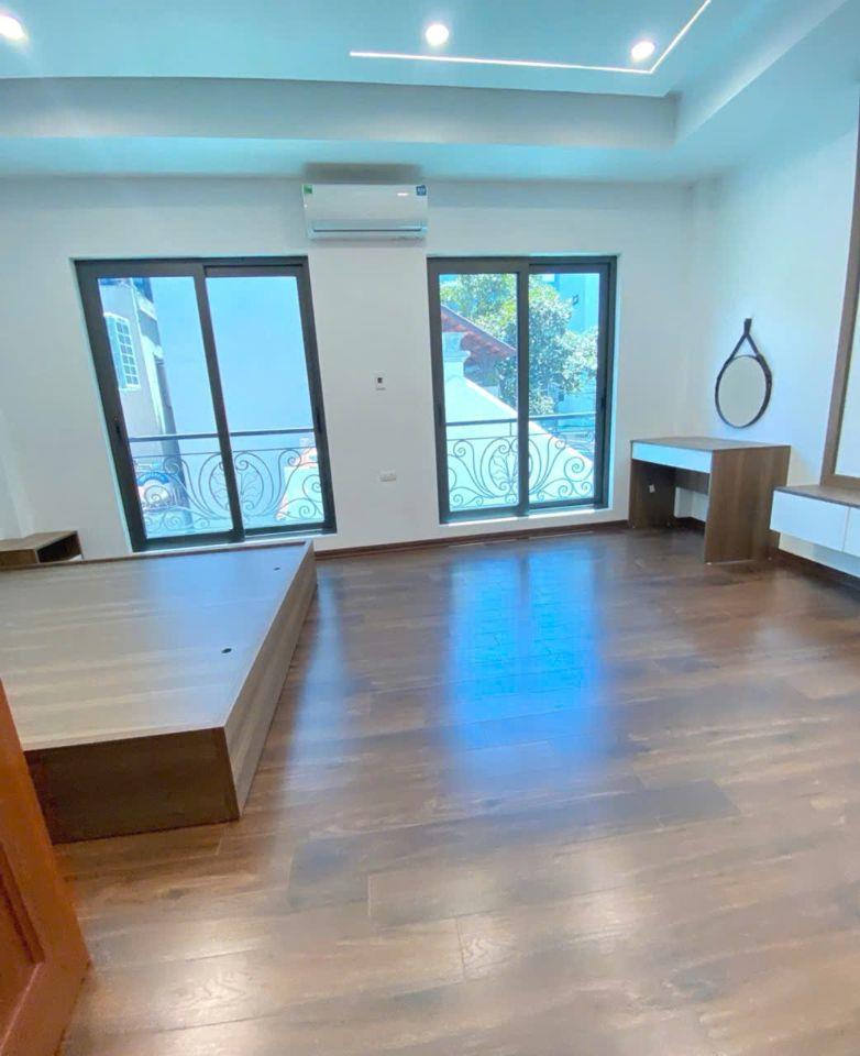 BÁN NHÀ PHỐ ĐỊNH CÔNG, 36M2, XÂY 7 TẦNG, THANG MÁY, NGÕ 3 GÁC VÀO NHÀ. HƠN 8 TỶ
