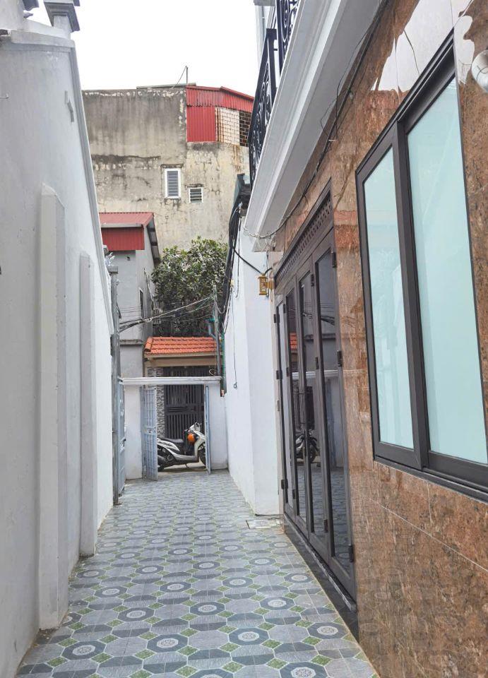 BÁN NHÀ PHỐ ĐỊNH CÔNG, 36M2, XÂY 7 TẦNG, THANG MÁY, NGÕ 3 GÁC VÀO NHÀ. HƠN 8 TỶ