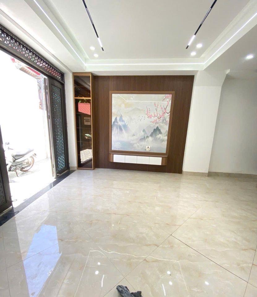 BÁN NHÀ PHỐ ĐỊNH CÔNG, 36M2, XÂY 7 TẦNG, THANG MÁY, NGÕ 3 GÁC VÀO NHÀ. HƠN 8 TỶ