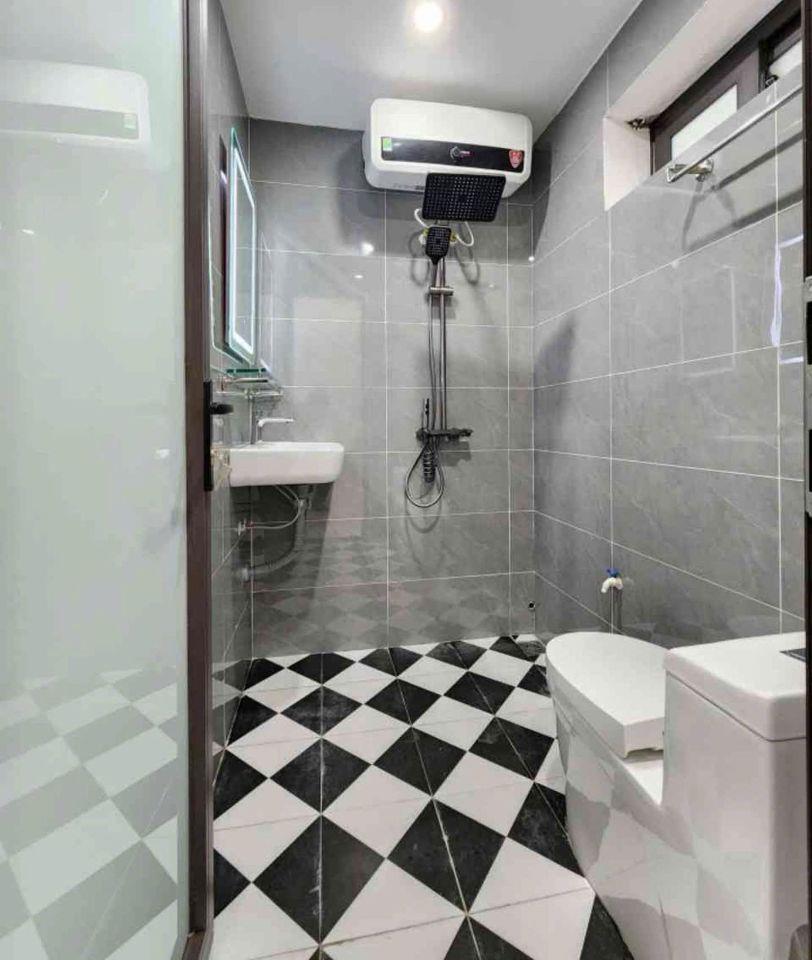 BÁN CĂN TẬP THỂ PHỐ MAI ĐỘNG 43/68M2 2 NGỦ, VS RIÊNG HƠN 3 TỶ
