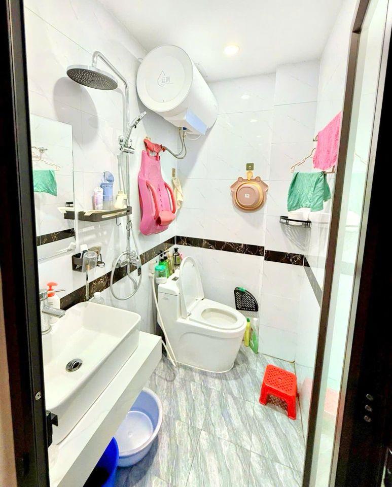 BÁN NHÀ PHỐ ĐẠI TỪ, 35M2, 6 TẦNG, THANG MÁY, NHỈNH 8 TỶ TÍ. 