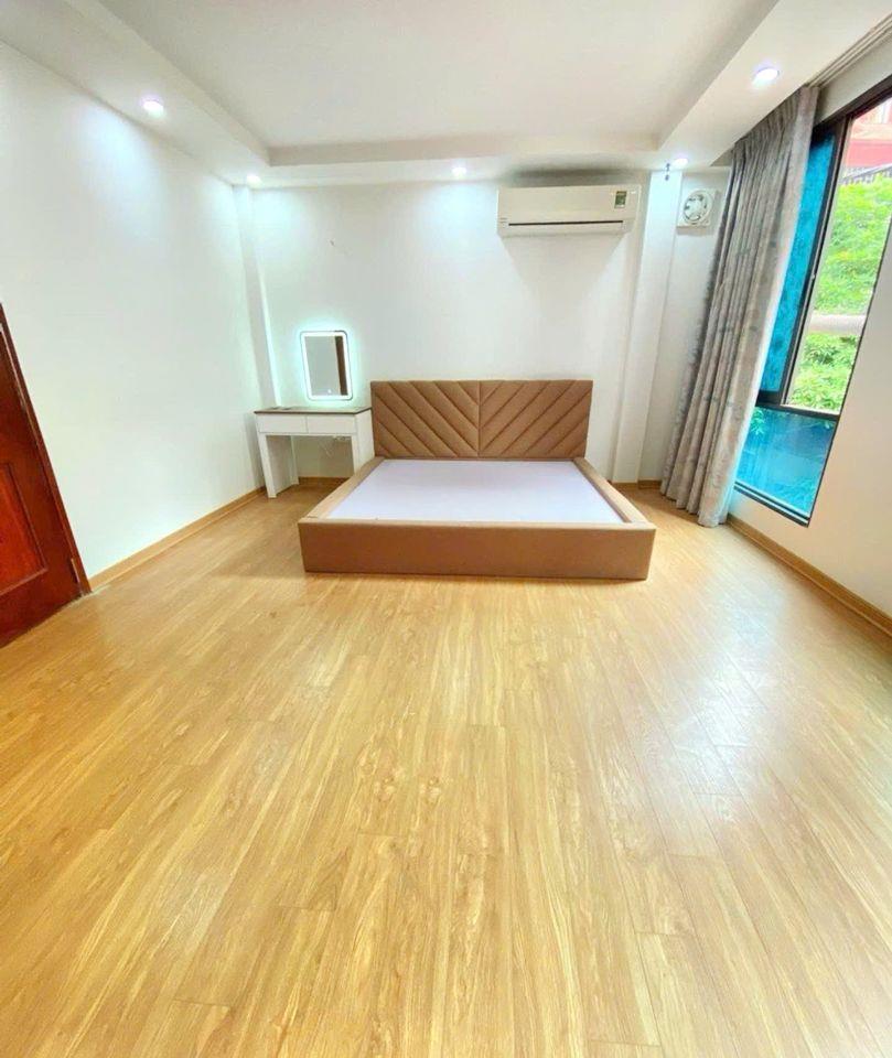 BÁN NHÀ PHƯỜNG HOÀNG LIỆT - 8.18 TỶ, 40M2 Ô TÔ ĐỖ CỬA, VÀO NHÀ.