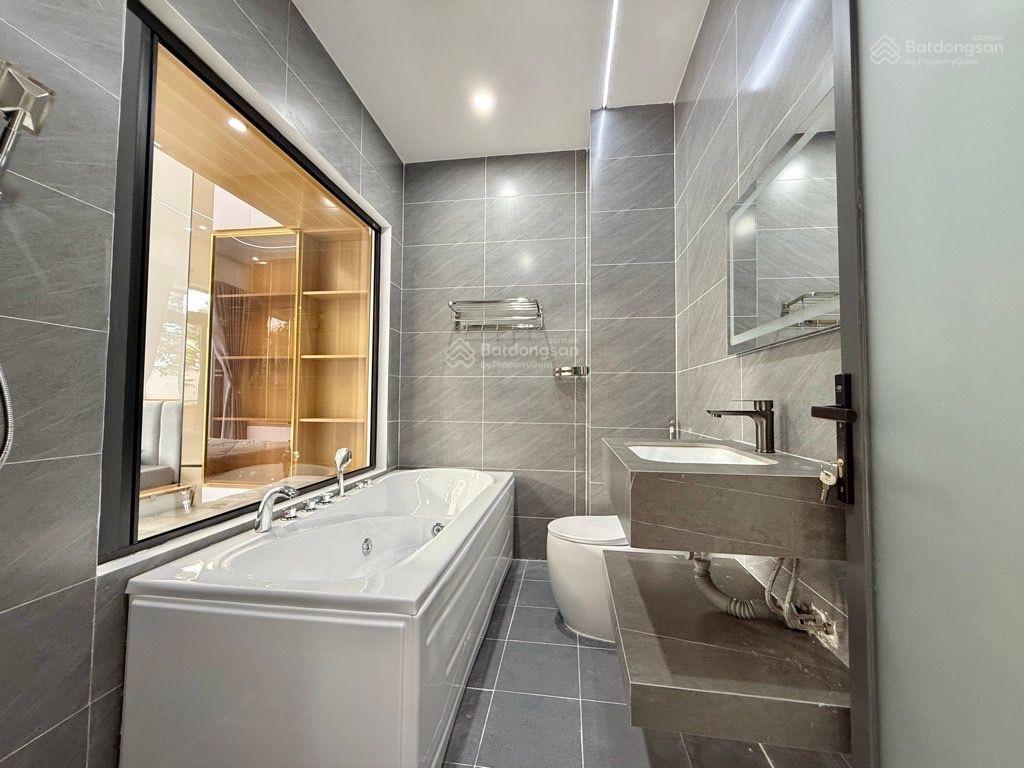 Nhà mt kinh doanh ngay chợ đêm việt lập, sát phạm văn đồng dt 120m2 giá 9tỷ