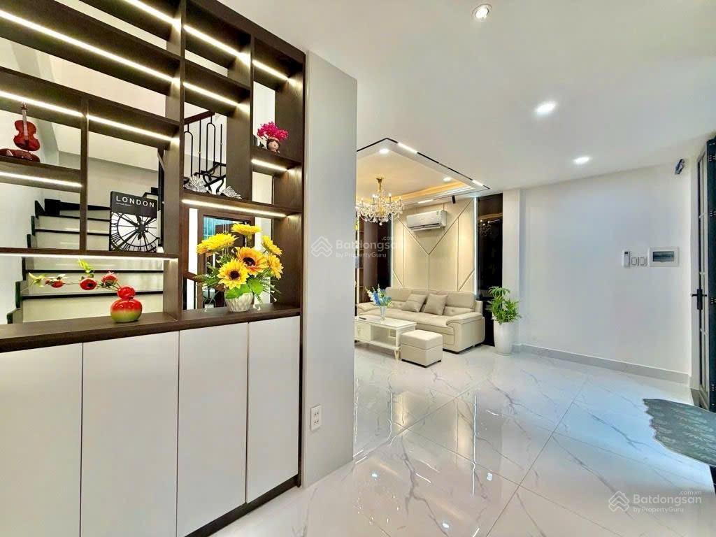 Sở hữu nhà ngay trung tâm thủ đức gần vincom, hoàng diệu 2, dt 110m2 chỉ 7.5 tỷ