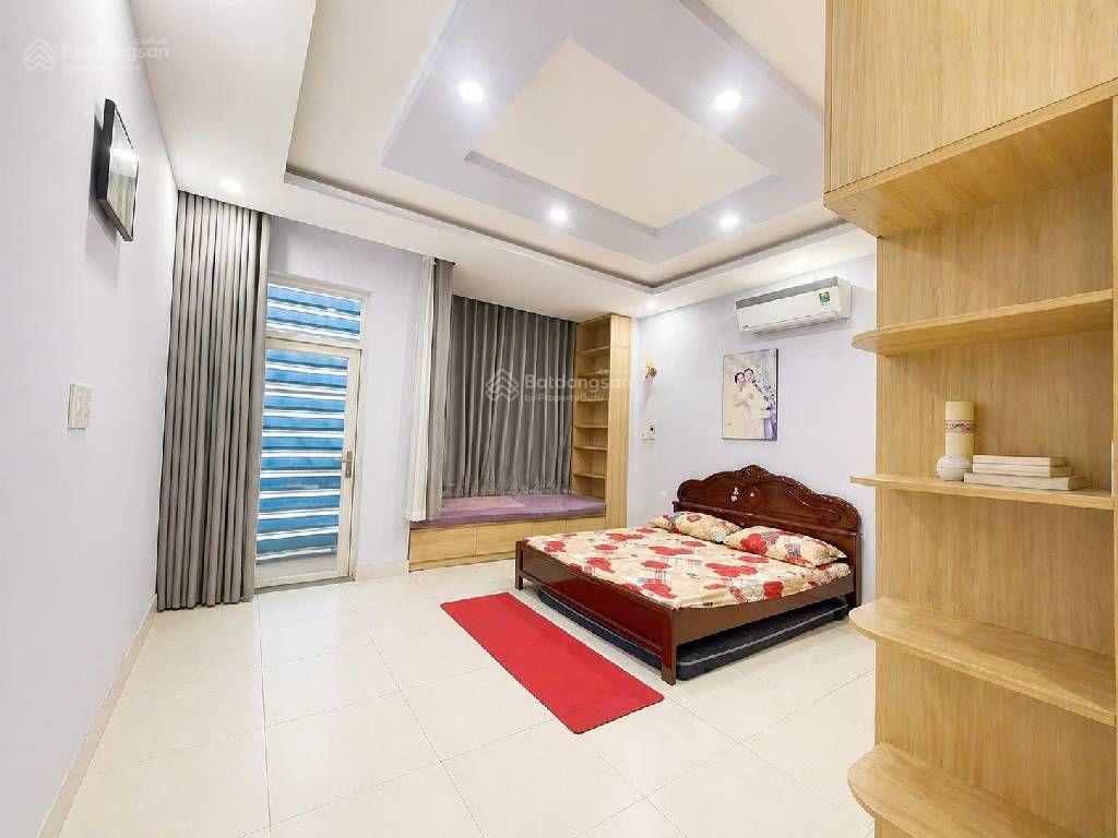 Nhà 2 tầng khu vip, ngay sau lưng giga mall, dt 100m2 nhỉnh 9tỷ, shr, vuông a4.