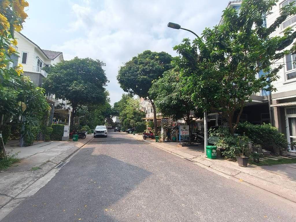 Bán nhà 4 tầng kdc hồng long dt 141m2, đang cho thuê 20tr/tháng giá chỉ 9.9tỷ.