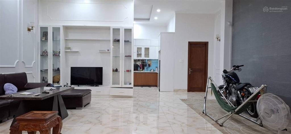 Bán nhà 4 tầng kdc hồng long dt 141m2, đang cho thuê 20tr/tháng giá chỉ 9.9tỷ.