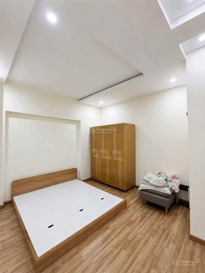 Bán nhà 3 tầng kdc hồng long ngay vạn phúc city shr hoàn công hẻm xe hơi.