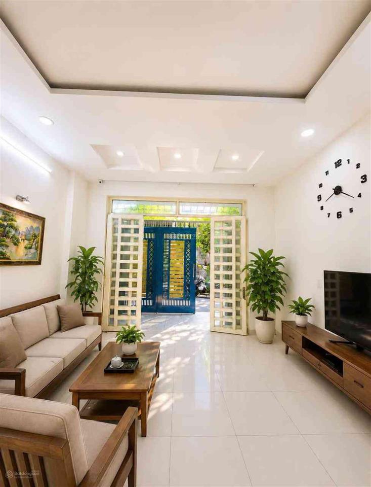 Bán nhà 3 tầng kdc hồng long ngay vạn phúc city shr hoàn công hẻm xe hơi.