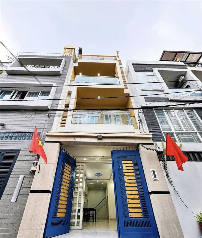 Nhà 3 tầng shr hoàn công, chỉ 6,7 tỷ tại kdc hồng long  đối diện vạn phúc.