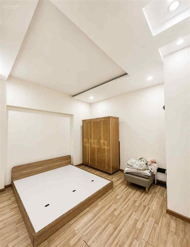 Nhà 3 tầng shr hoàn công, chỉ 6,7 tỷ tại kdc hồng long  đối diện vạn phúc.