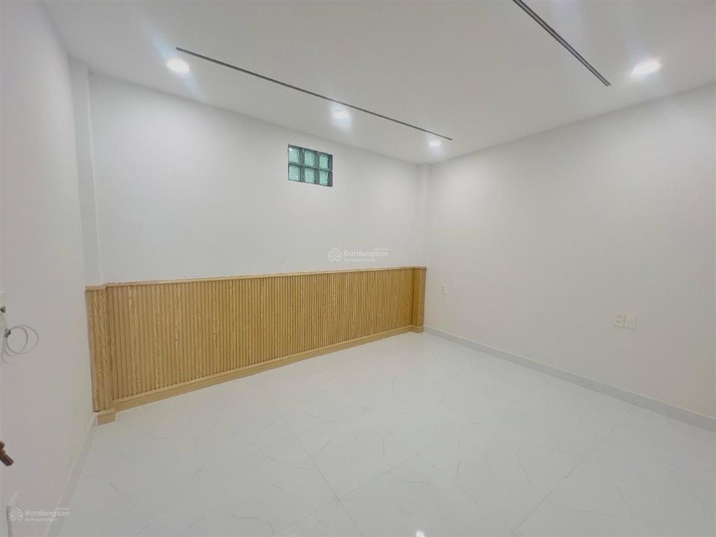 Nhà mới đẹp giá chỉ nhỉnh 6 tỷ đối diện giga mall, sát phạm văn đồng.