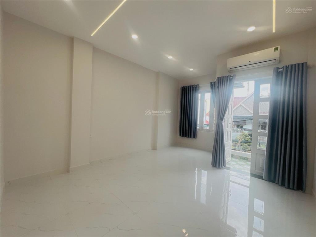 Nhà mới đẹp giá chỉ nhỉnh 6 tỷ đối diện giga mall, sát phạm văn đồng.