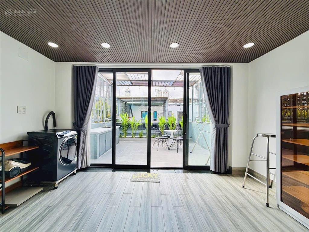 Chỉ 7.1 tỷ sở hữu nhà 3 tầng, shr, đối diện vạn phúc city giá rẻ hiếm còn sót lại.