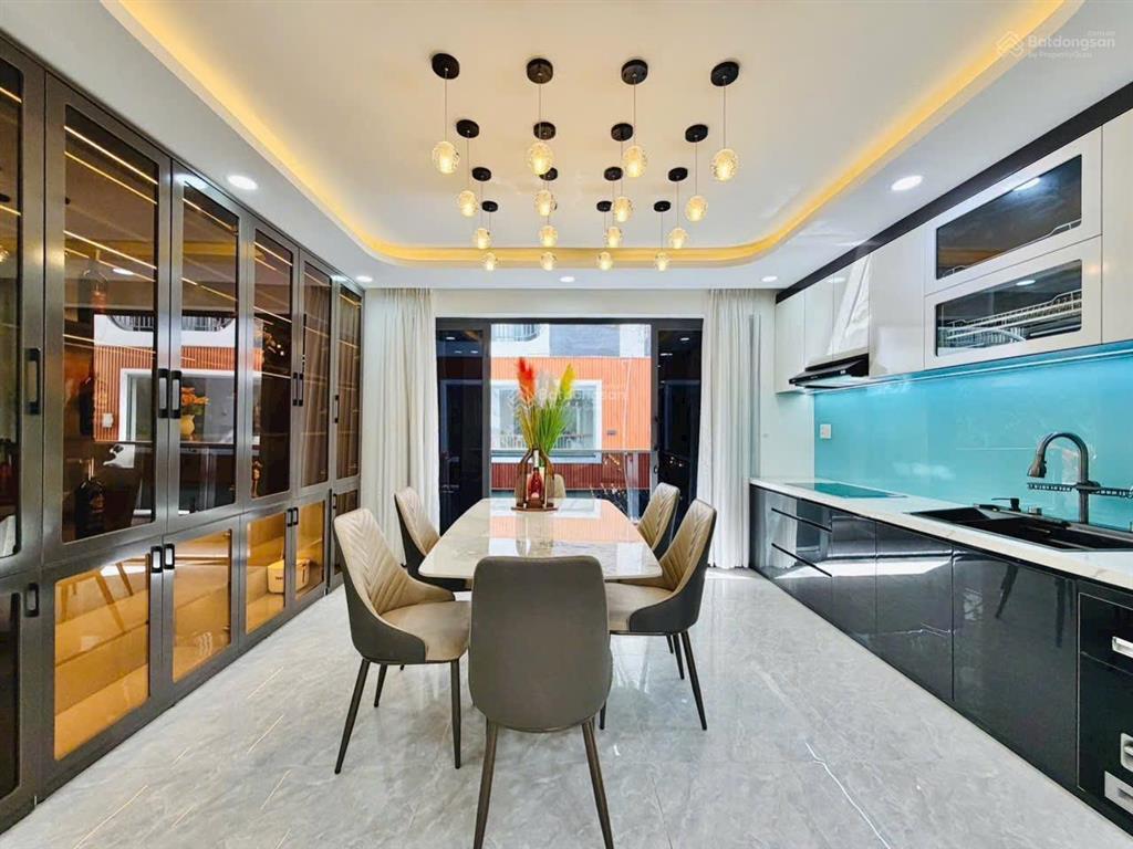Chỉ 7.1 tỷ sở hữu nhà 3 tầng, shr, đối diện vạn phúc city giá rẻ hiếm còn sót lại.