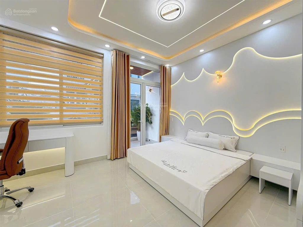 Nhà 3 tầng mặt tiền kdc hồng long đối diện vạn phúc city, dt 101m2 giá nhỉnh 8tỷ