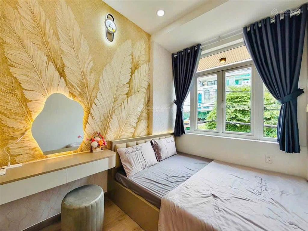 Bán nhà ngay vạn phúc city, dt 130m2, shr, full thổ cư, không quy hoạch giá chỉ 6.9tỷ