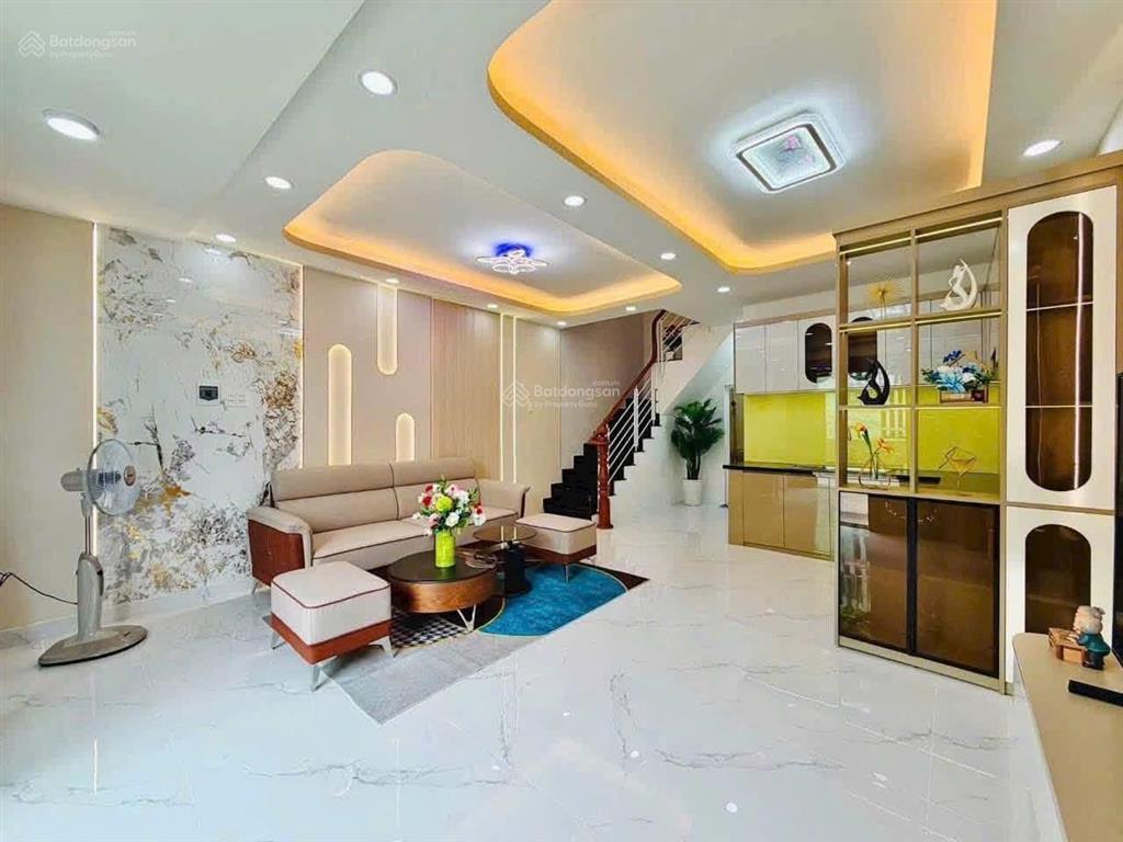 Bán nhà ngay vạn phúc city, dt 130m2, shr, full thổ cư, không quy hoạch giá chỉ 6.9tỷ