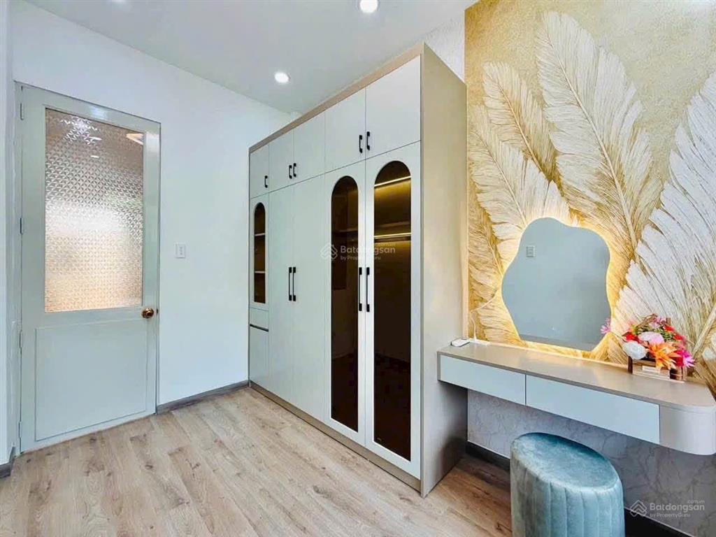 Bán nhà ngay vạn phúc city, dt 130m2, shr, full thổ cư, không quy hoạch giá chỉ 6.9tỷ