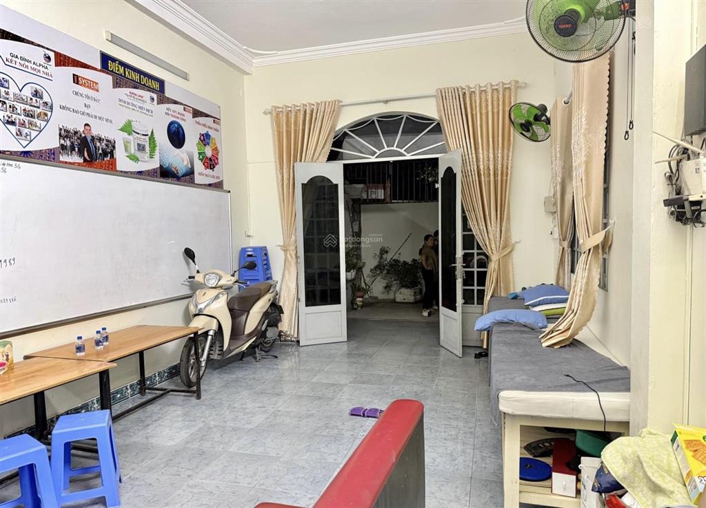 Nhà 2 tầng ngay chợ tam hà dt 150m2, shr, full thổ cư giá nhỉnh 8 tỷ.