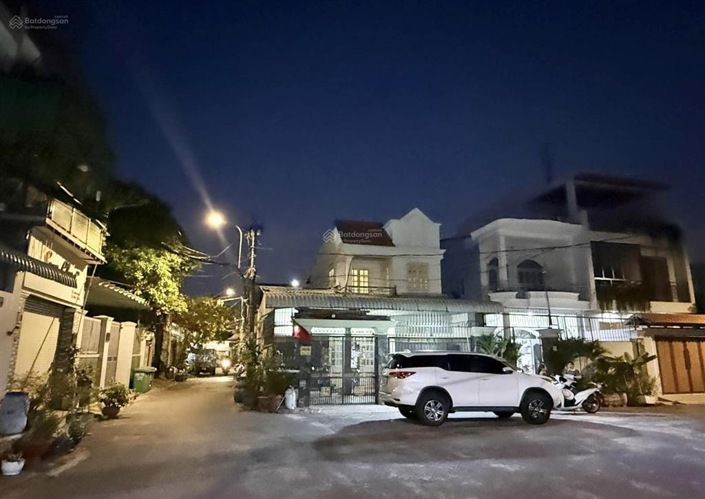 Nhà 2 tầng ngay chợ tam hà dt 150m2, shr, full thổ cư giá nhỉnh 8 tỷ.