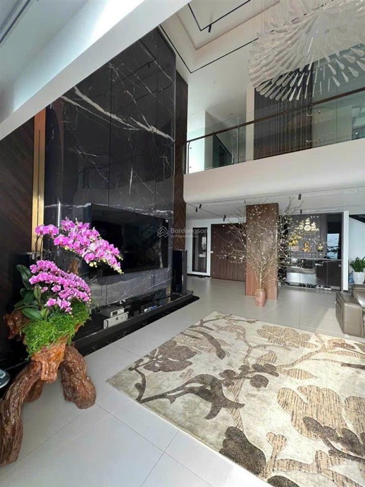 Siêu phẩm penthouse đẳng cấp diện tích khủng 353m2 full nội thất tiền tỷ