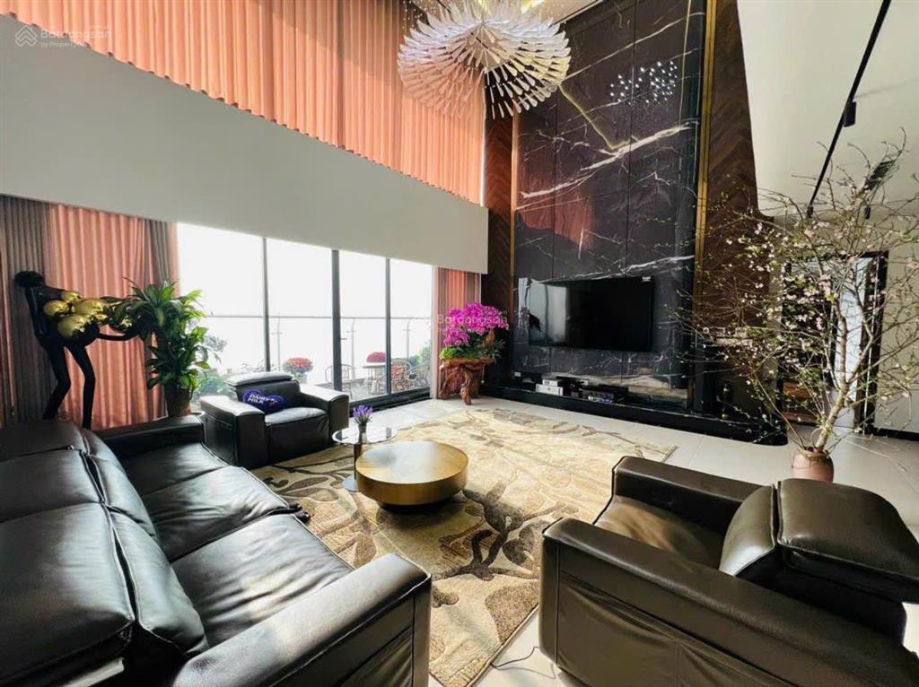 Siêu phẩm penthouse đẳng cấp diện tích khủng 353m2 full nội thất tiền tỷ