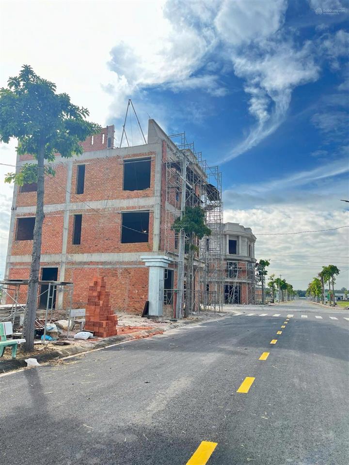 Suất ngoại giao lô đất gần hồ bơi tại kđt alana city  trục đường thương mại chỉ 1,4 tỷ