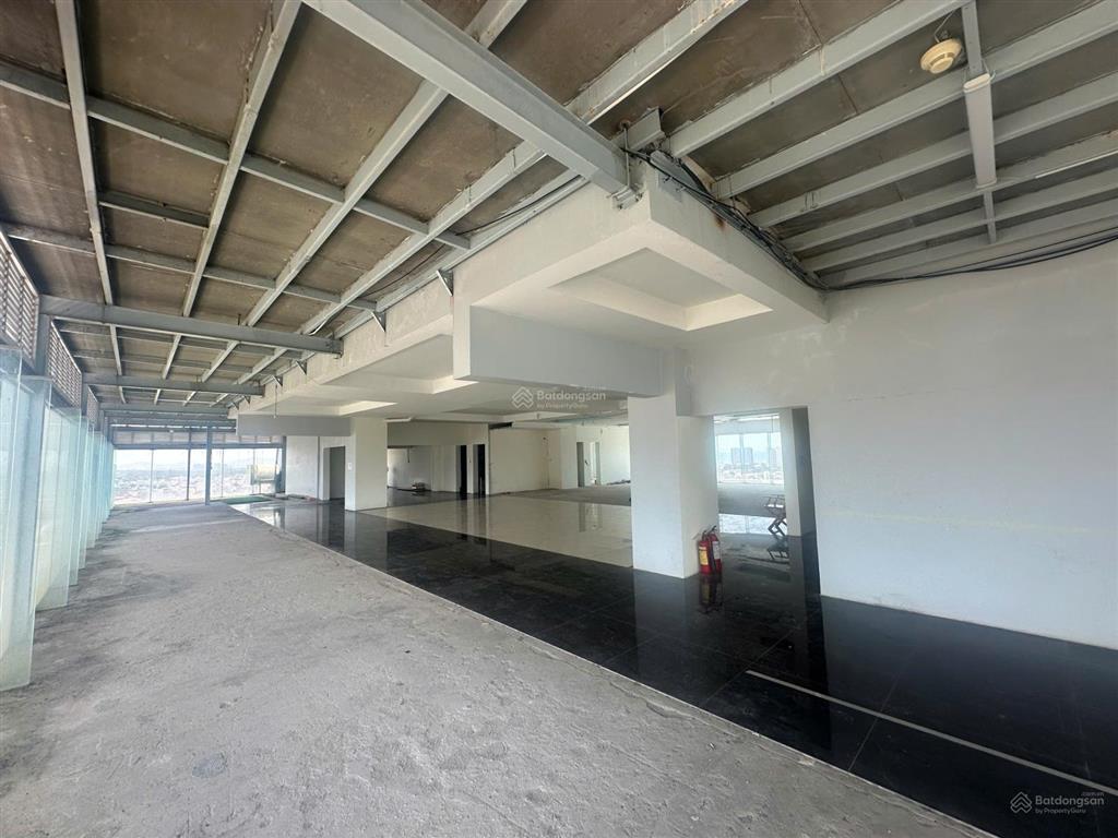 Tầng áp mái tại tòa nhà silver sea tower, 14,5 tỷ, 762,7 m2, giá siêu hời