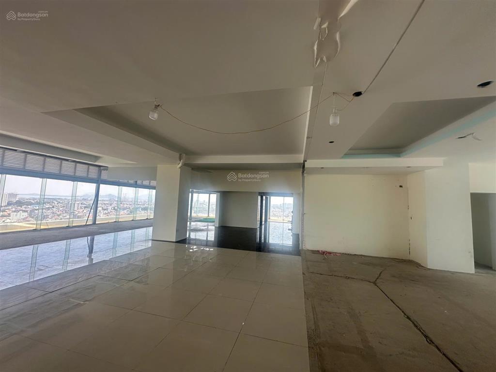 Tầng áp mái tại tòa nhà silver sea tower, 14,5 tỷ, 762,7 m2, giá siêu hời