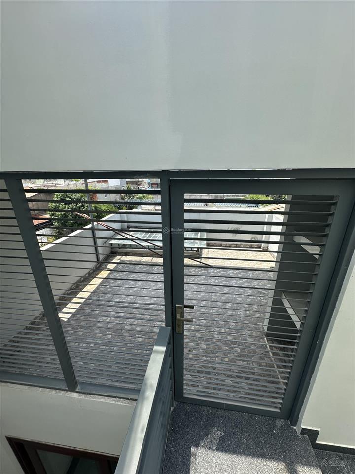 Cho thuê nhà 4 tầng (3 tầng, sân thượng) mặt tiền đường lương thế vinh, quận tân phú, 56m2