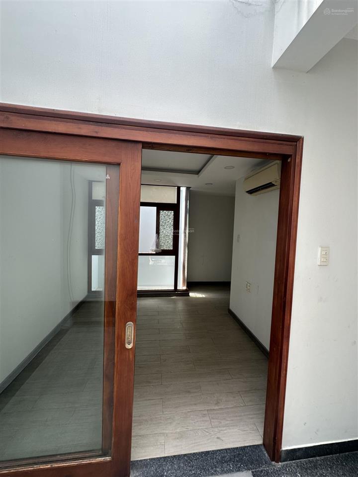 Cho thuê nhà 4 tầng (3 tầng, sân thượng) mặt tiền đường lương thế vinh, quận tân phú, 56m2