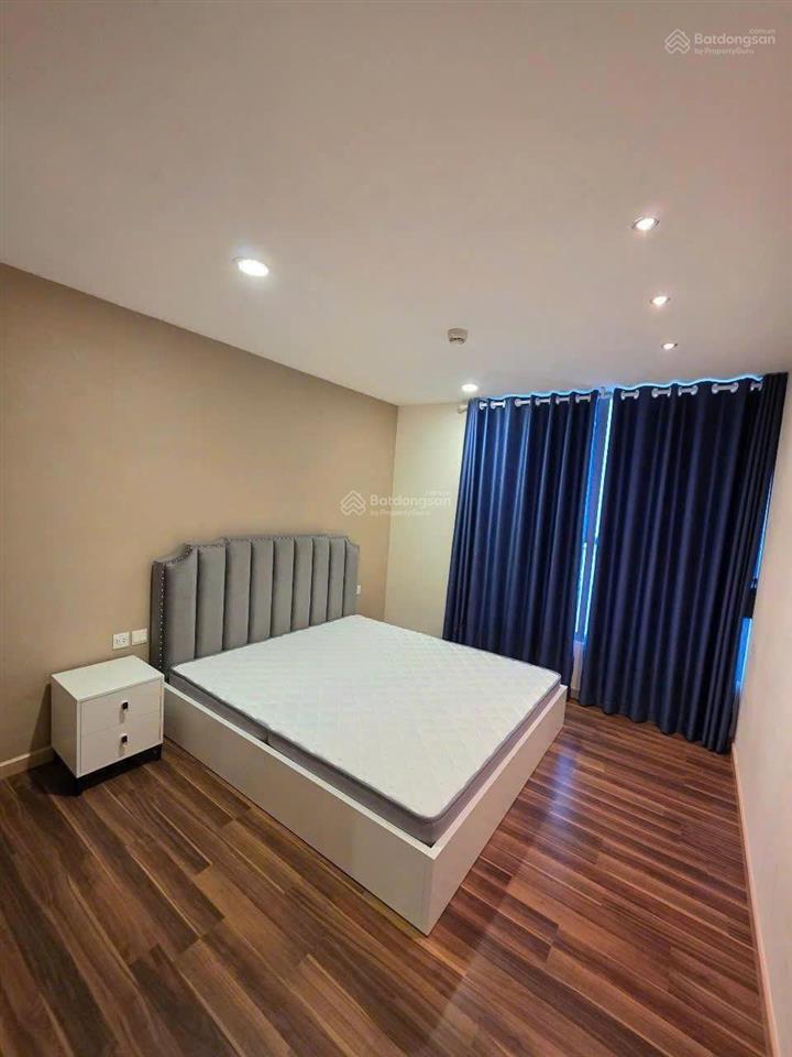 Hiếm hiếm có 1 căn hộ 3pn 120m2 thnc gần đường lê văn lương full, giá 17tr/tháng.  0842 620 ***