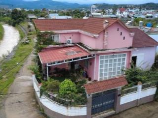 Nhà phố đẹp view núi và suối tại phường 3 bảo lộc