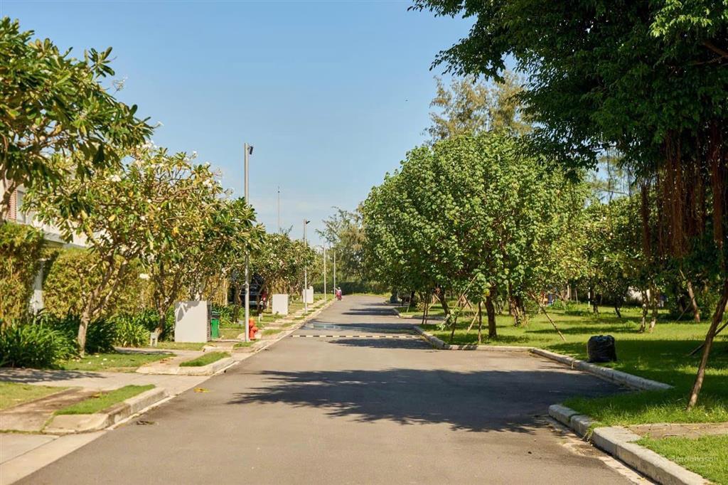 Bán villa sân golf the point đà nẵng, 3bed, 22 tỷ, 275 m2. sổ lâu dài. có tiện ích biển.