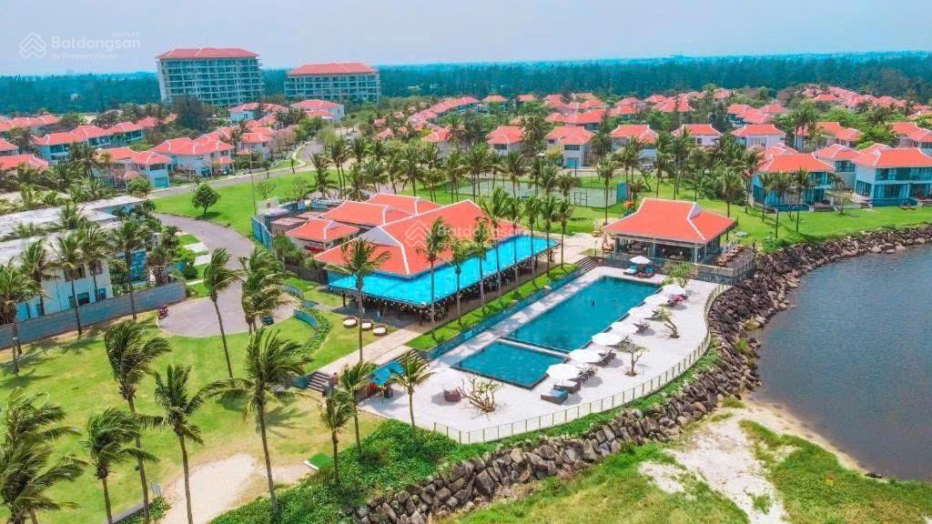 Bán biệt thự ocean villas 65tr/m2, 768 m2, 51 tỷ. sổ lâu dài, nhìn ra beach club và biển.