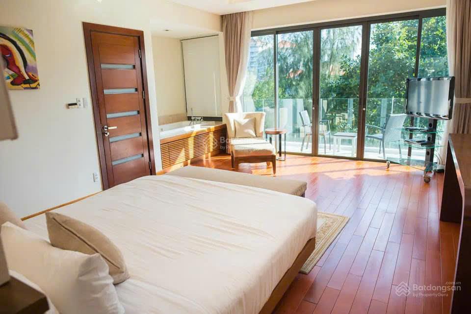 Bán biệt thự ocean villas 65tr/m2, 768 m2, 51 tỷ. sổ lâu dài, nhìn ra beach club và biển.