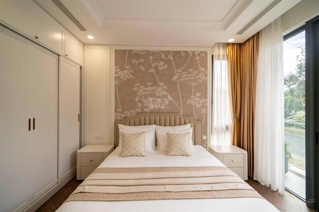 Biệt thự liền kề mặt tiền trường sa, view golf, 4 tầng, bàn giao thô. ở và kinh doanh