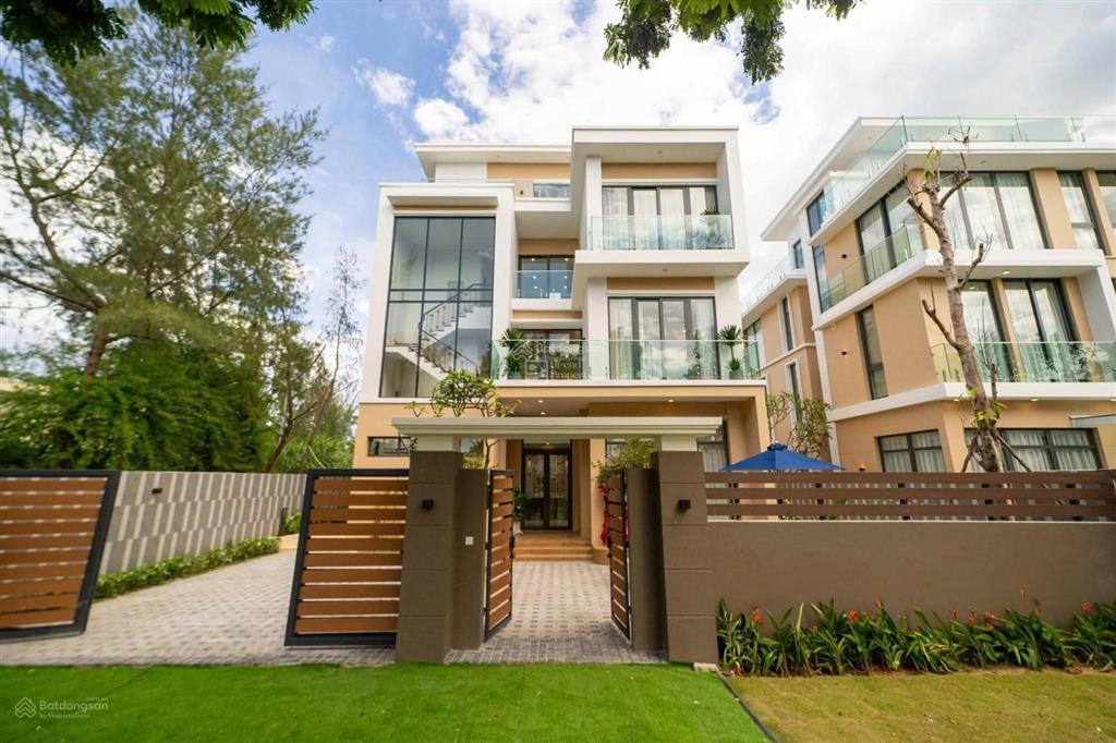 Biệt thự liền kề mặt tiền trường sa, view golf, 4 tầng, bàn giao thô. ở và kinh doanh