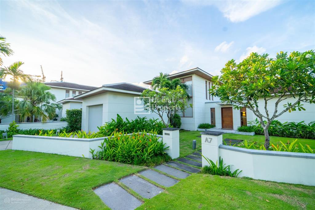 Villa mặt biển đà nẵng, 1,100 m2 3bedroom ocean estates, 119.25tr/tháng. nội thất đẹp