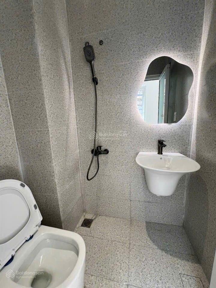 Chdv 2 tầng  10 phòng  720tr/năm. dt 170m2, ngang 6m, đủ nội thất  300m qua pmh  nhỉnh 13 tỷ