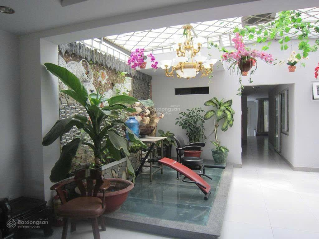Bán khách sạn 2 mặt tiền đối diện rmit, 252m2, 25 phòng, dòng tiền 180tr/tháng, tân phong, quận 7