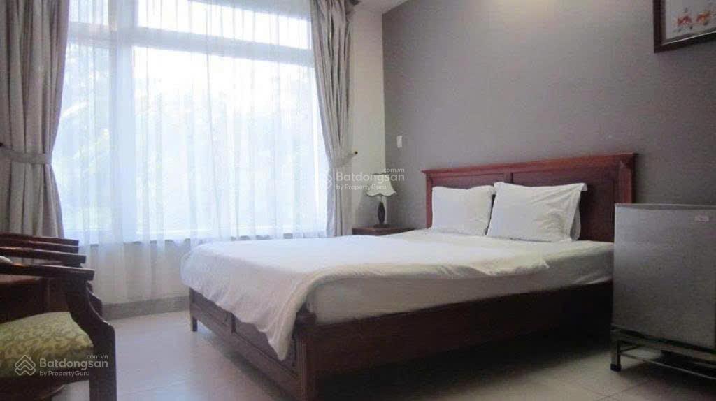 Bán khách sạn 2 mặt tiền đối diện rmit, 252m2, 25 phòng, dòng tiền 180tr/tháng, tân phong, quận 7