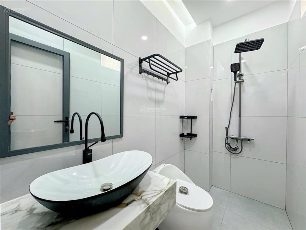 Nhà mới đẹp, phường tân hưng  60m2, full nội thất cao cấp, cách 300m ra lotte mart, nhỉnh 6 tỷ