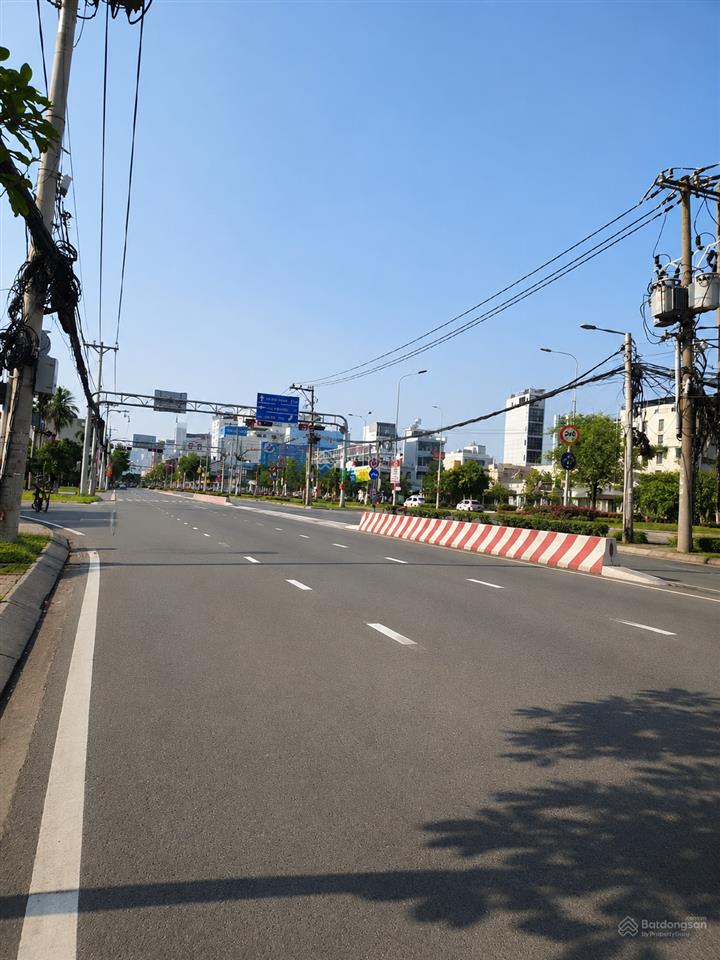 Nhà trọ 5 tầng, sát quận 4. ngang 5m nở hậu, 10 phòng, dòng tiền sẵn, hẻm thông. giá 7 tỷ nhỉnh